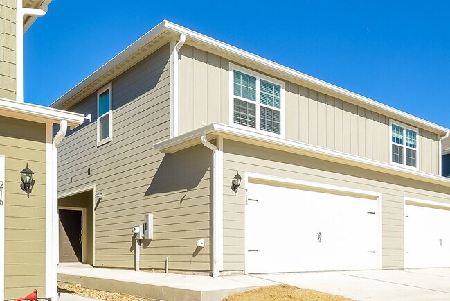 Foto del edificio - 218 Marsh Ln
