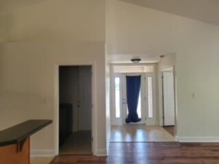 Foto del edificio - 28207 Chateau Dr