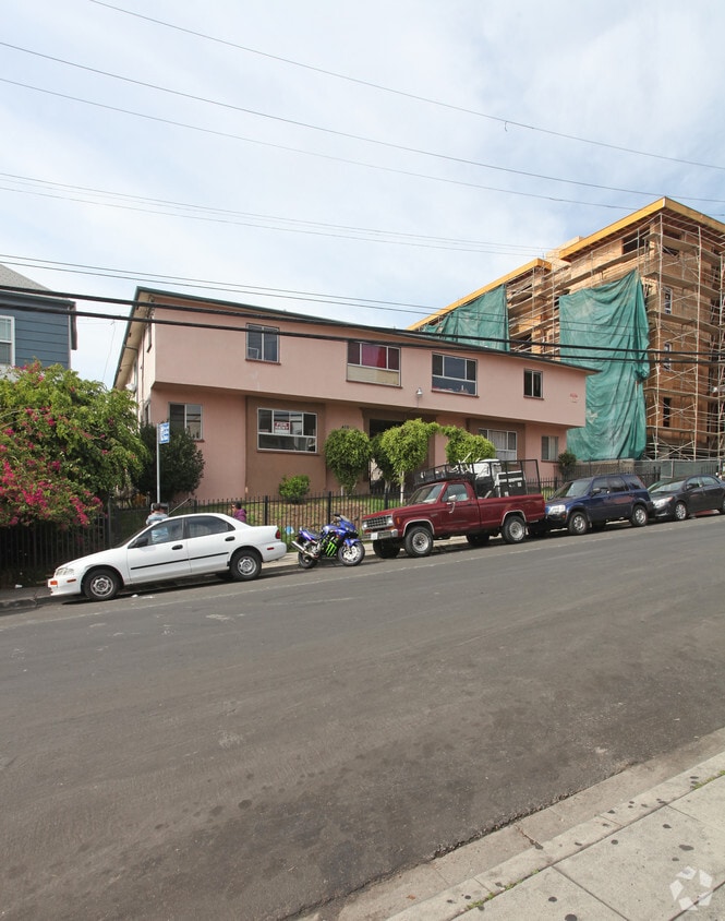 Building Photo - 419-421 S Burlington Ave