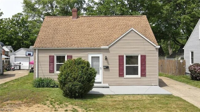 Building Photo - 866 Chinook Ave