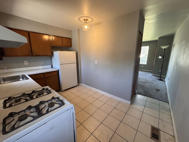 Building Photo - 4066 Agnes Ave