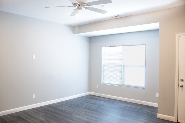 Foto del edificio - Evard Place - Solar Powered