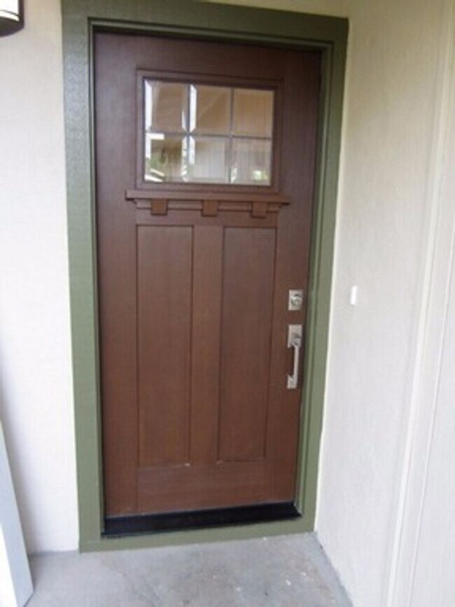 Foto del edificio - 4 bedroom 2 bath house in Holbrook Heights- Concord