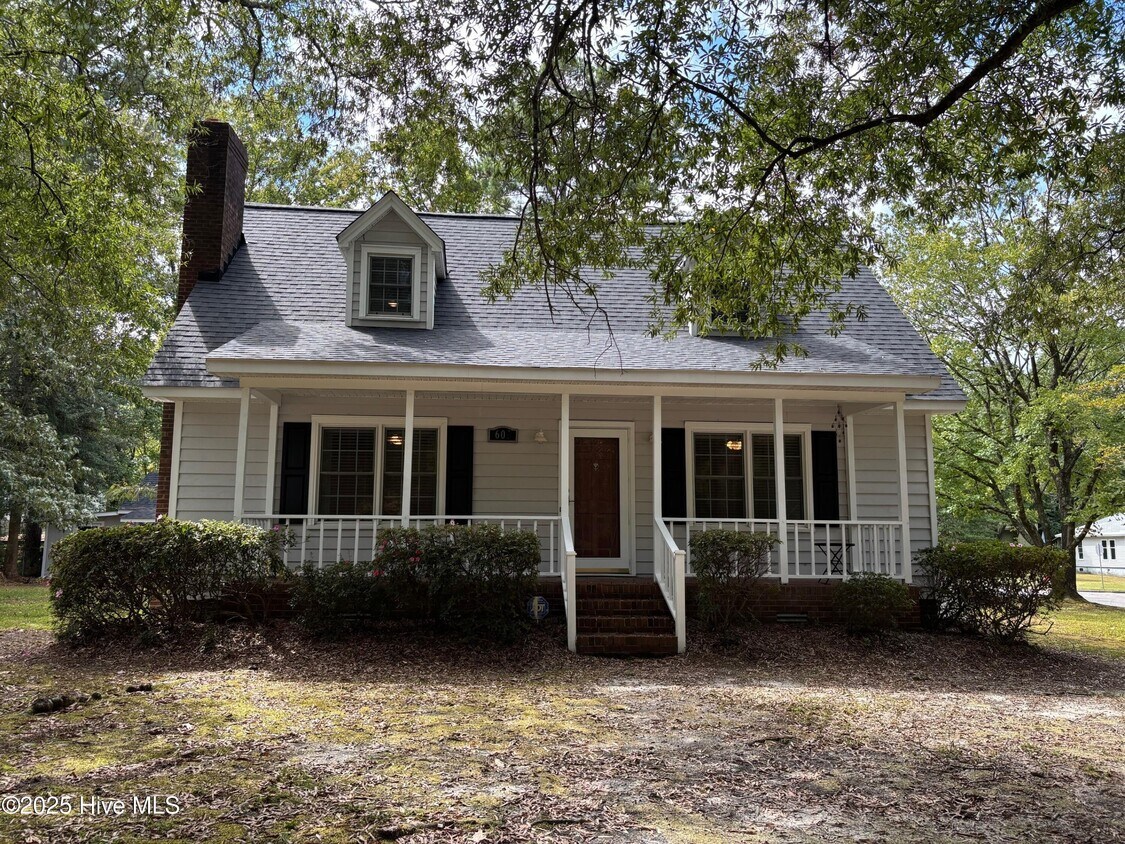 Primary Photo - 609 River Hill Dr