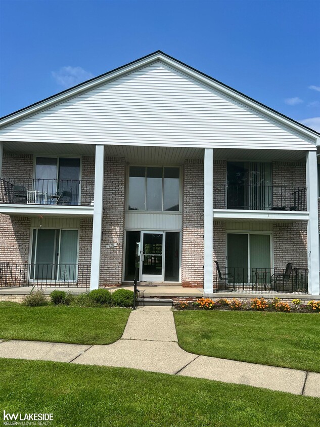 Foto principal - 14211 Ivanhoe Dr