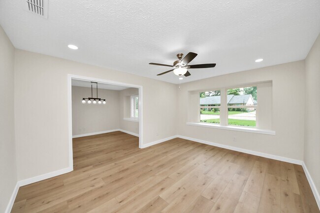 Building Photo - 25511 Many Oak Dr