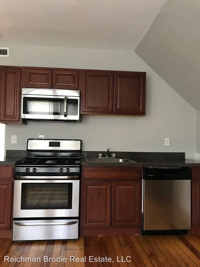 129 Chatham St, New Haven, CT 06513 Room for Rent in New Haven, CT