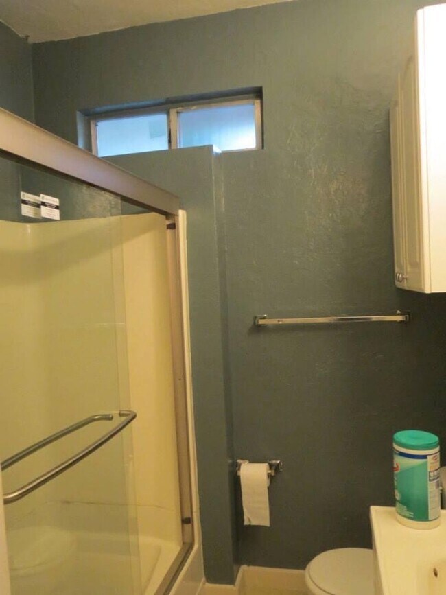 Building Photo - 80 Cherry St