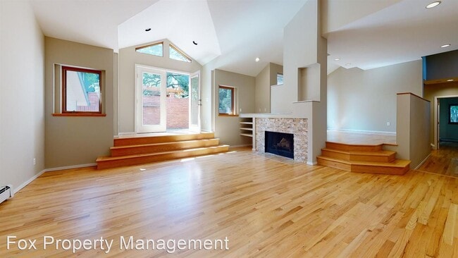 Building Photo - 3 br, 2 bath House - 1810 Oak Avenue