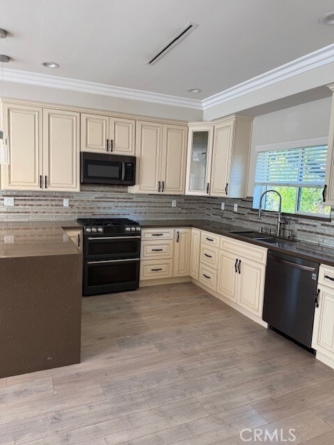 Building Photo - 17647 Hamlin St