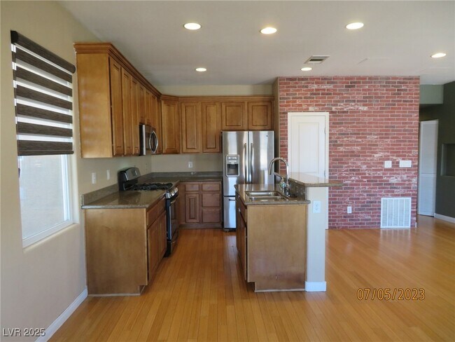 Foto del edificio - 9342 Autumn View Ave