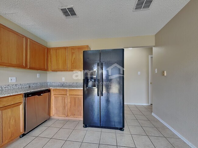 Foto del edificio - 3332 Chapel Ridge Way