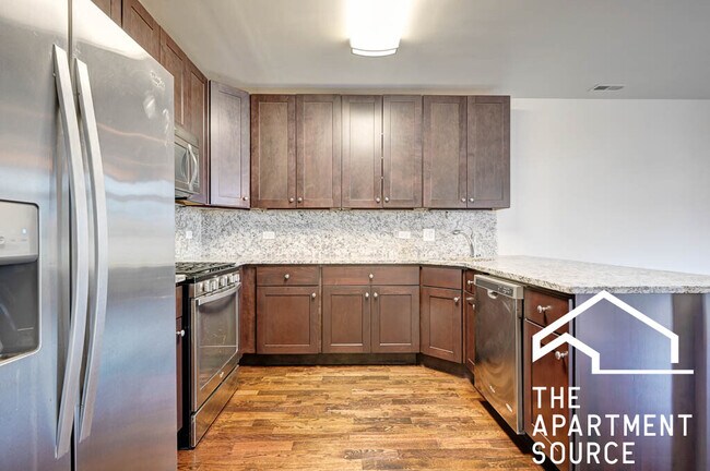 Building Photo - 464 N Ashland Ave