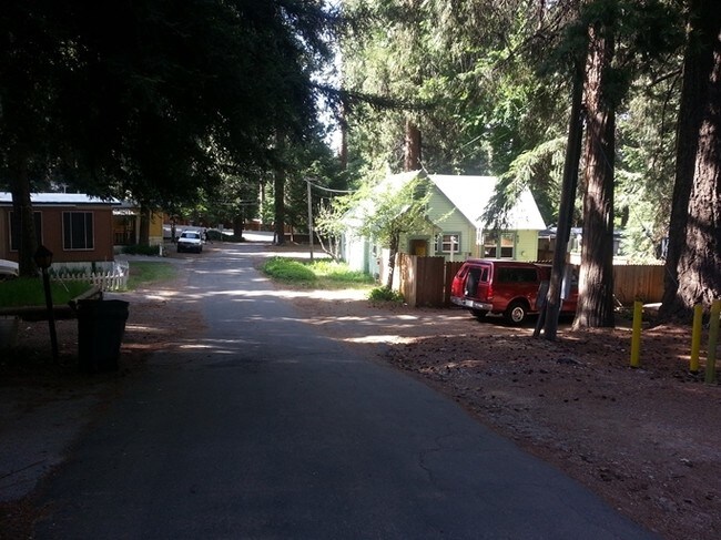 Building Photo - Whispering Pines