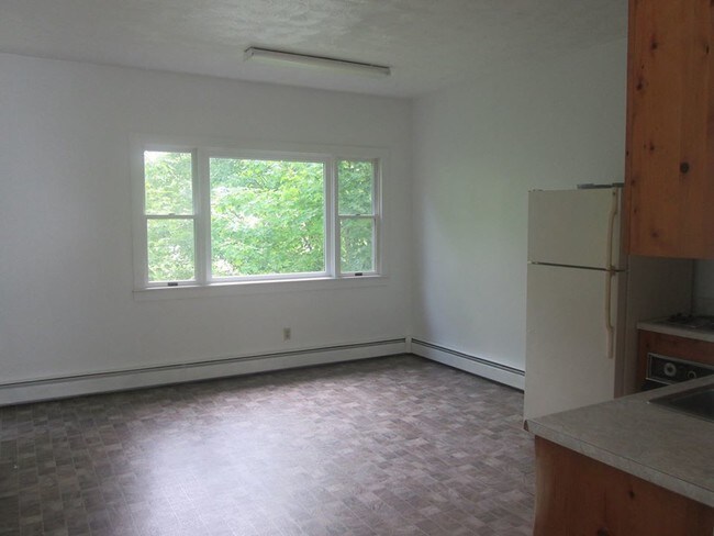 Building Photo - 31 N Main St