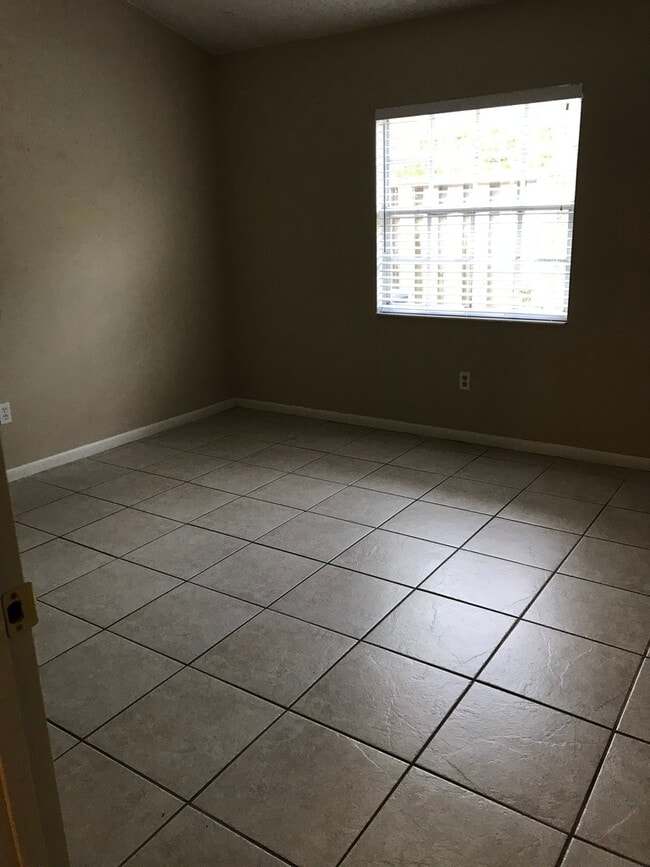 Guest room - 11B Columbia Lane