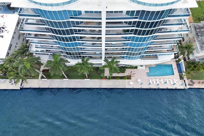 Foto del edificio - 715 Bayshore Dr