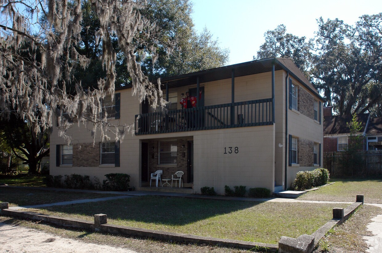 Foto del edificio - 138 Long Branch Blvd