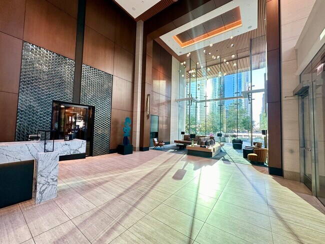 Foto del edificio - 313 W Wolf Point Plaza