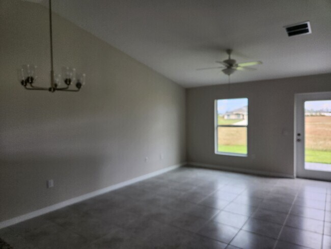 Foto del edificio - 1741 Diplomat Pkwy W