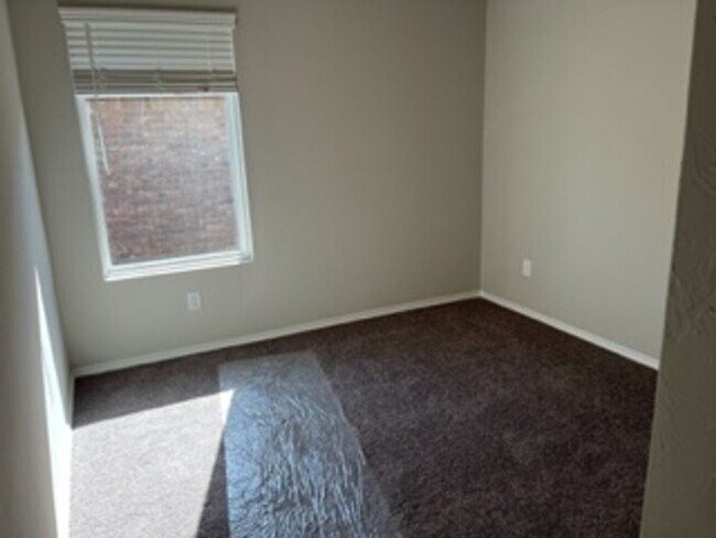Foto del edificio - First Month Free!  Brand New Home!