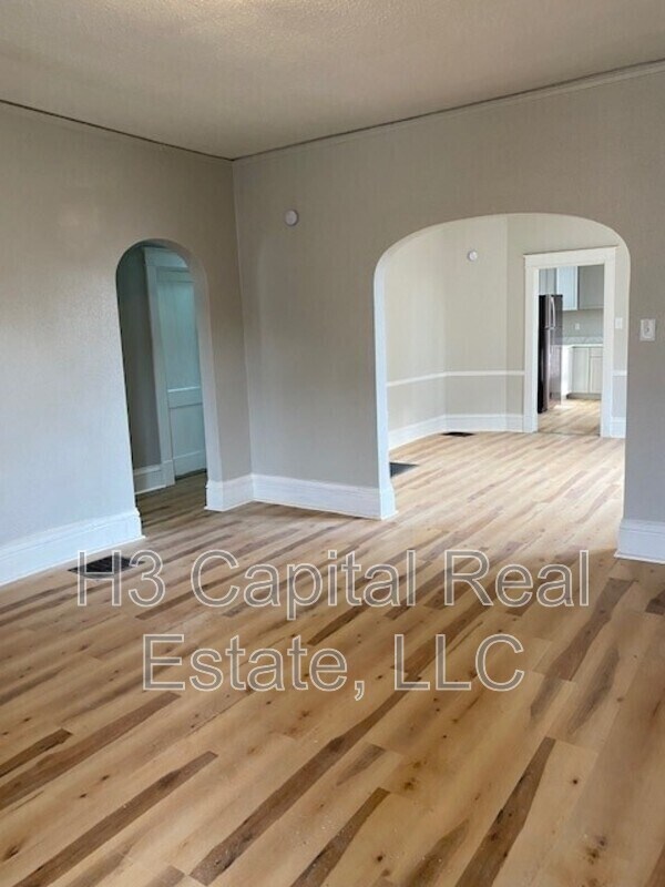 Building Photo - 2446 State St