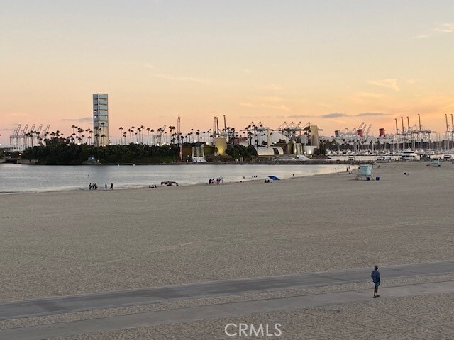 Primary Photo - 1140 E Ocean Blvd