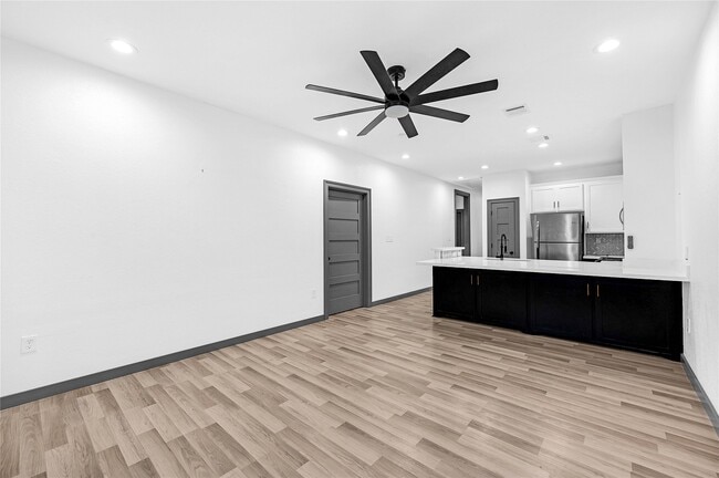 Building Photo - 3625 Lydia St