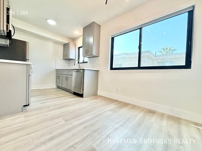 Foto del edificio - 6958 Woodman Ave Van Nuys, CA 91405