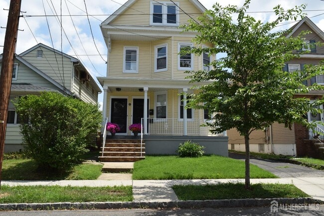 Building Photo - 157 Camden St
