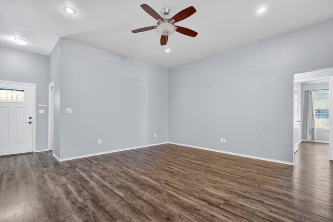 Building Photo - 623 N Elkhart Ave