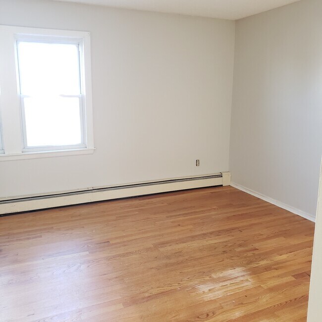 Building Photo - 72 Granite St