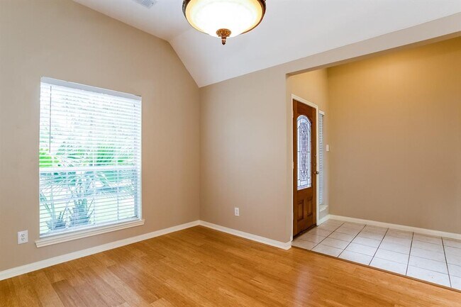 Building Photo - 5518 Atascocita Timbers N