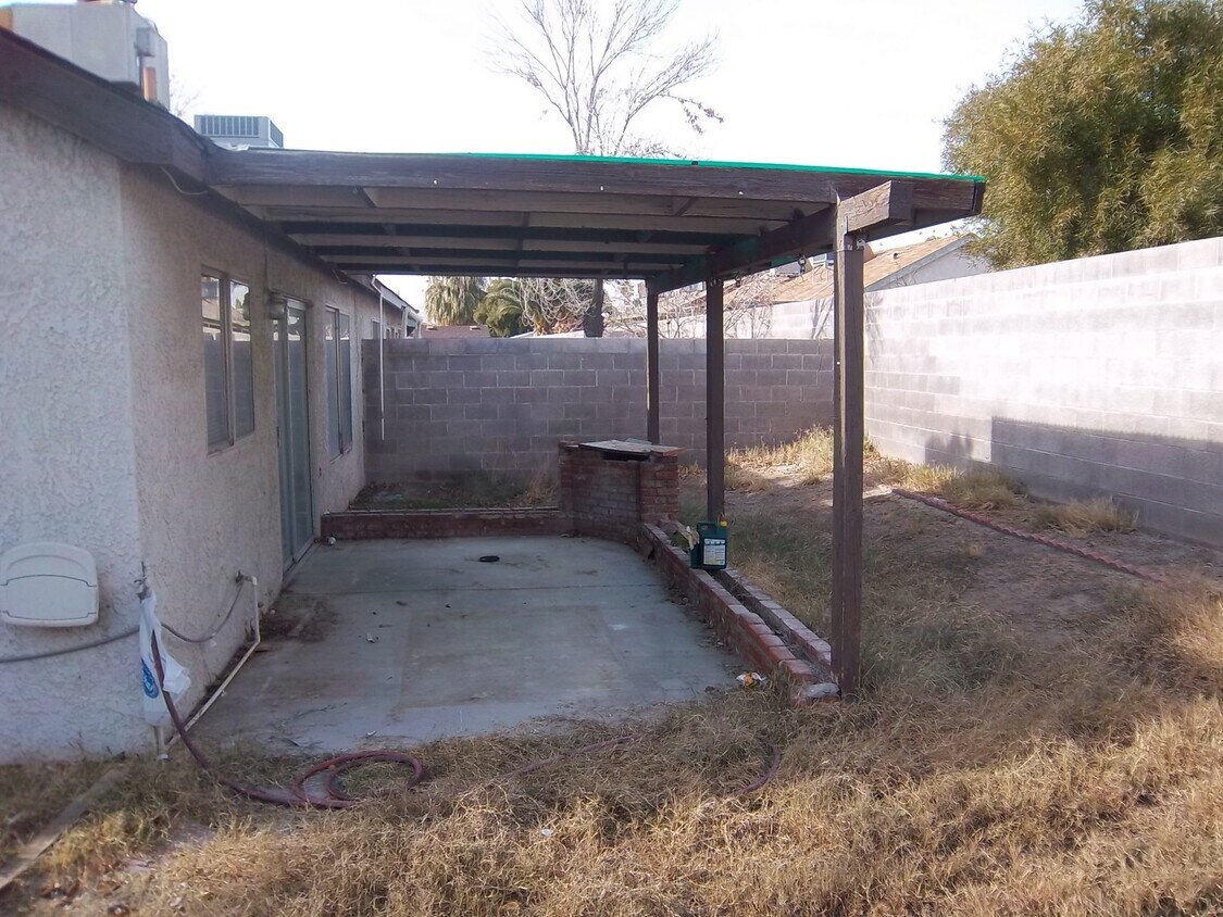Primary Photo - 2 bedroom townhouse Nellis/Charleston 1425/mo
