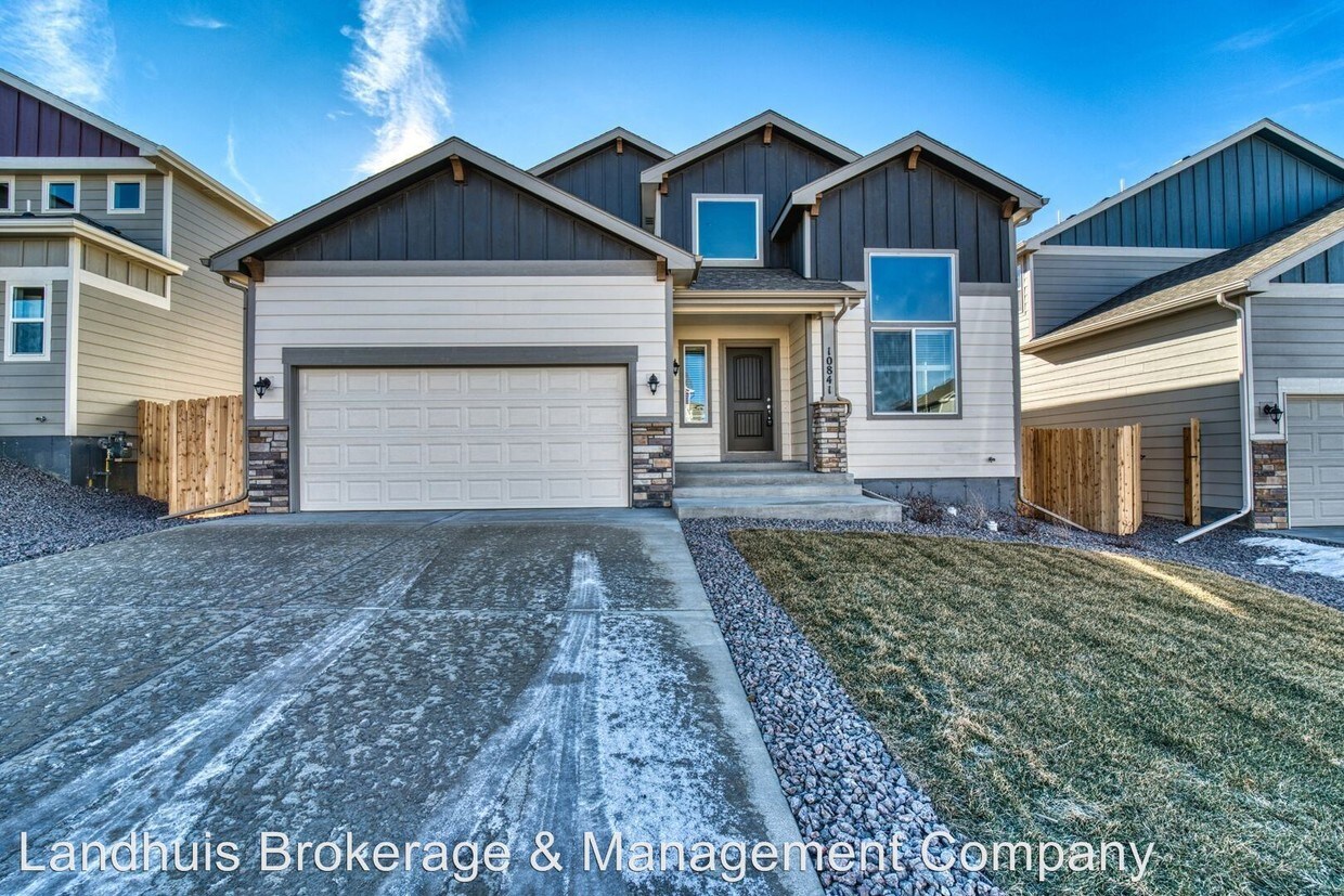 Primary Photo - 3 br, 2.5 bath House - 10841 Nolin Dr.