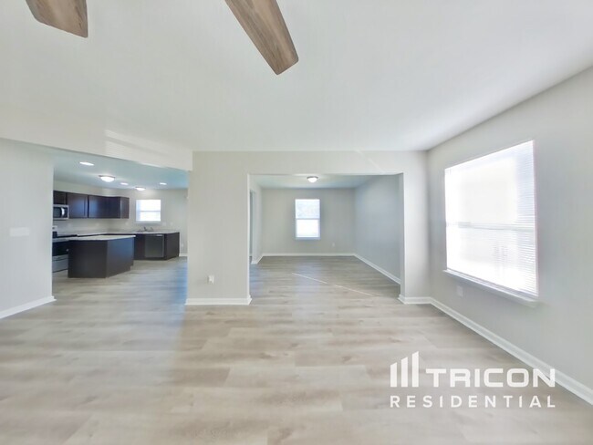 Foto del edificio - 8132 Grove Berry Way