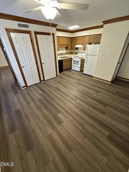 Foto del edificio - 3506 Ivy Commons Dr