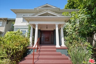 Building Photo - 317 S Norton Ave