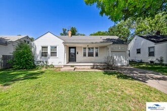 Building Photo - 539 S Elpyco Ave