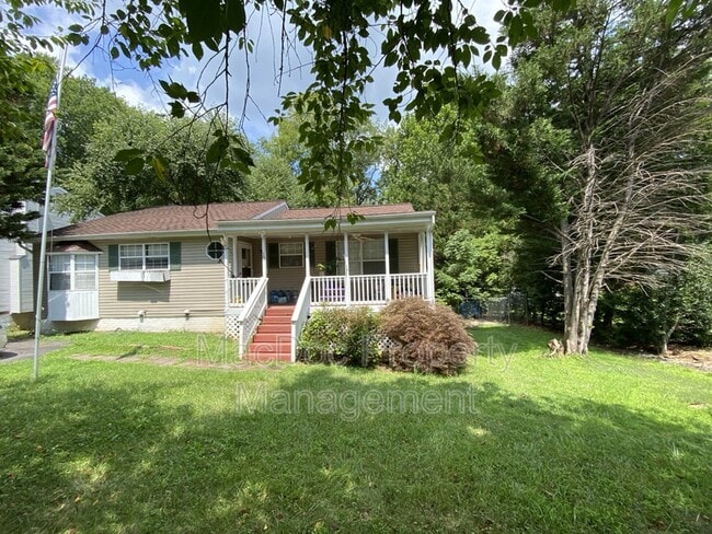 Building Photo - 13 Rocky Stone Dr