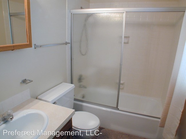 Building Photo - 7600 Ridge Rd