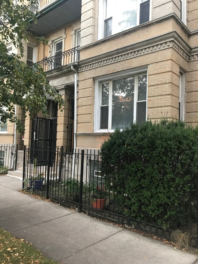Primary Photo - 5616 S Prairie Ave