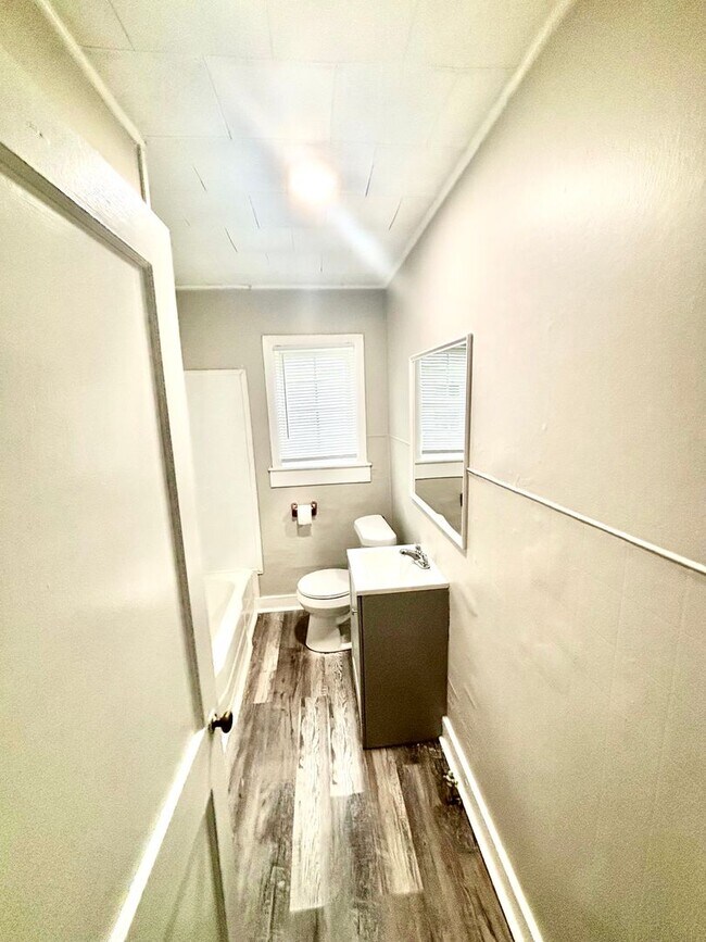 Foto del edificio - 257 N Pine Ave