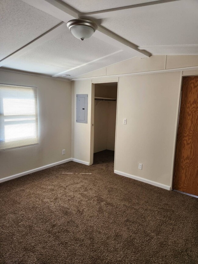 Building Photo - 302 Becky Ln