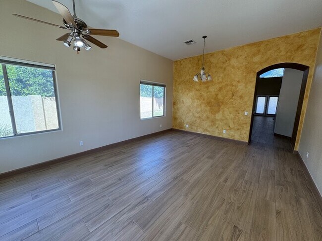 Foto del edificio - Gilbert Four Bedroom