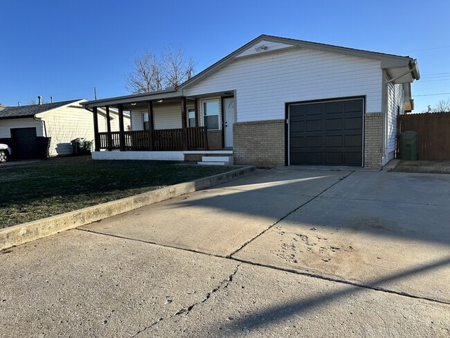 Photo - 202 Dianna Dr House