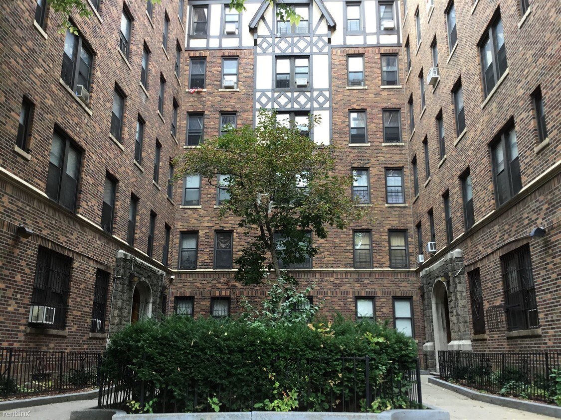 Foto principal - 3341 Reservoir Oval W