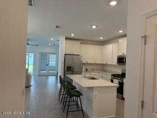 Building Photo - 241 SIMONSON