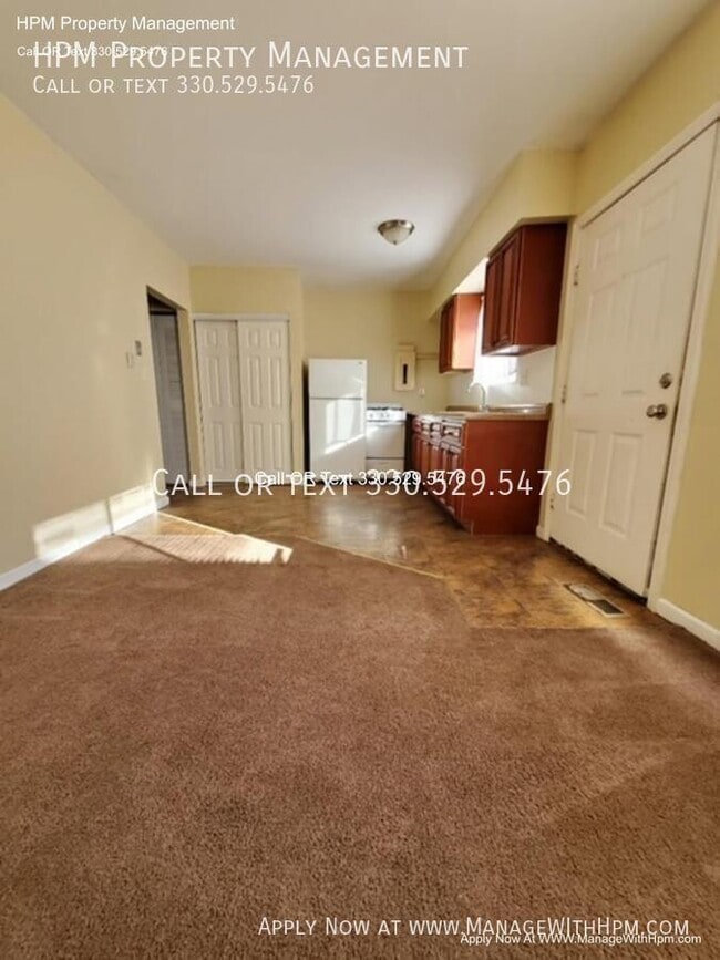 Building Photo - 2387 Newton-