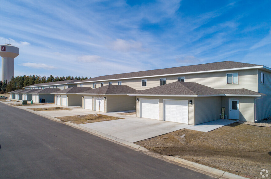 Frente - Pineview Townhomes